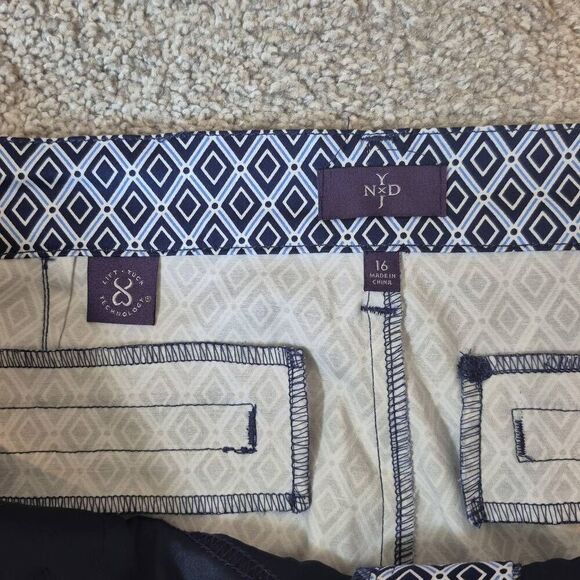NYDJ Pants Womens Size 16 Blue White Diamond Pattern Cropped - Picture 3 of 7